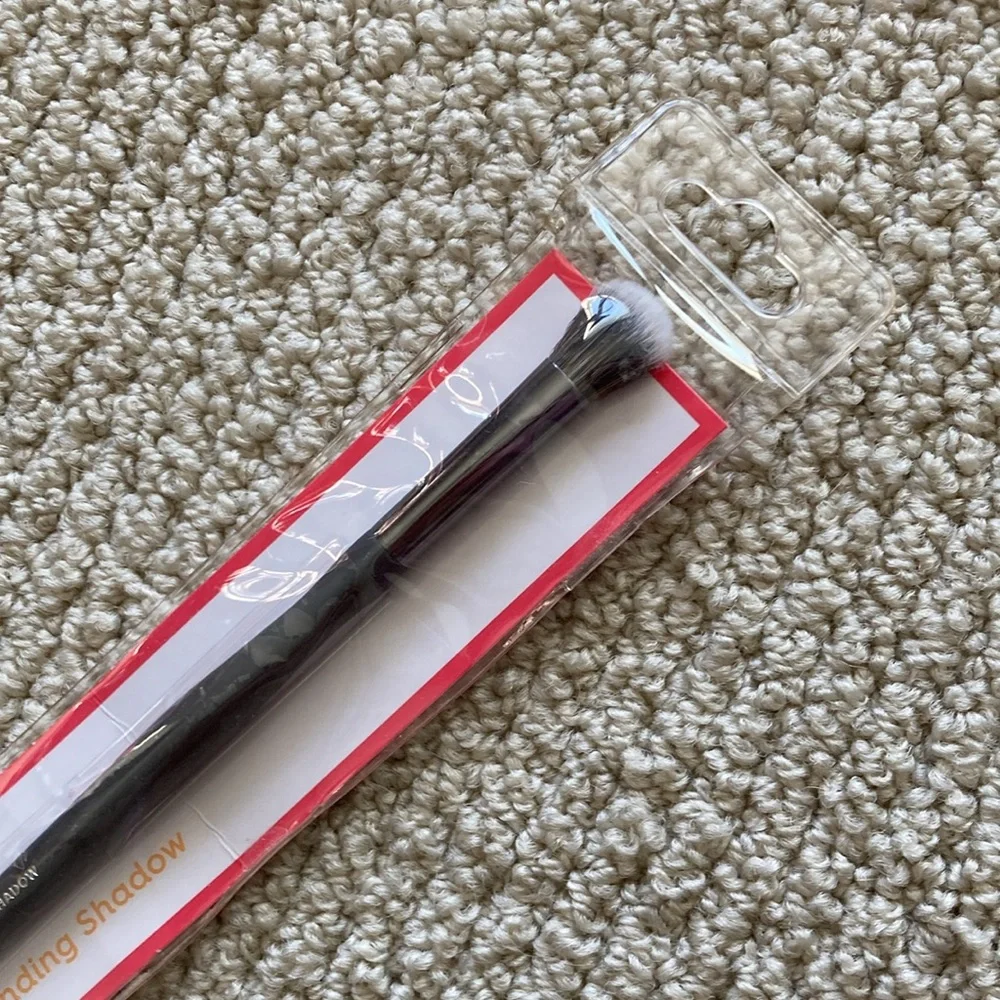 NEW Ulta Beauty Blending Shadow Brush Eyeshadow Tool Small NIB